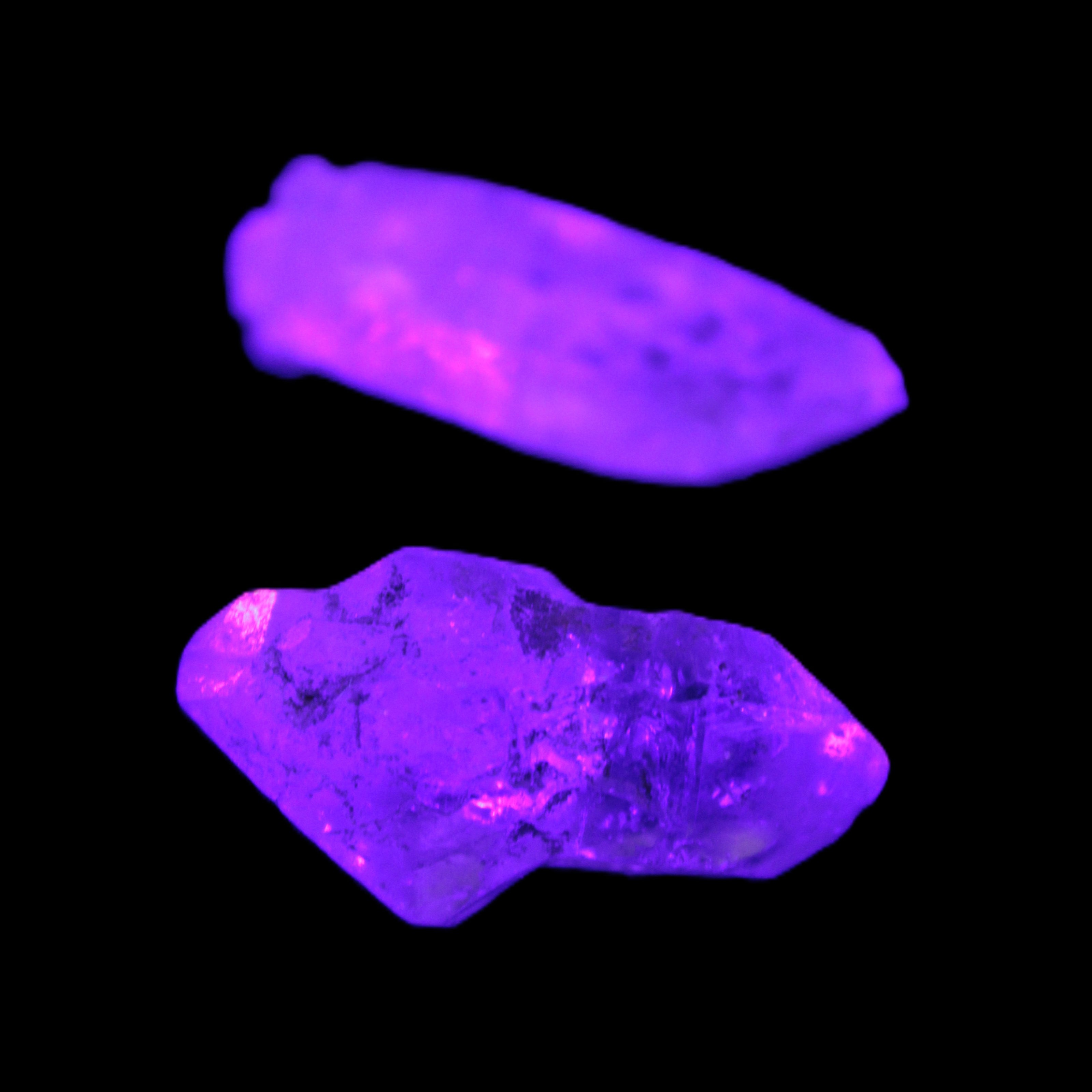 Two Fenster Quartz with hydrocarbons crystals 13-14g Rocks and Things