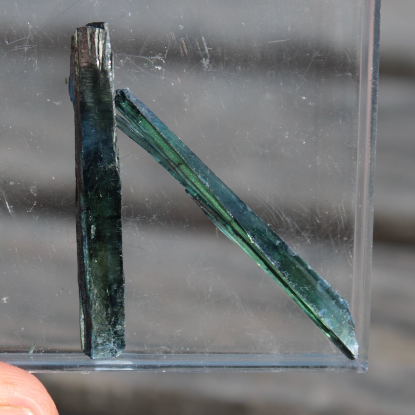Vivianite Ludlamite 2 crystals 40/42mm from Brazil 2.1g