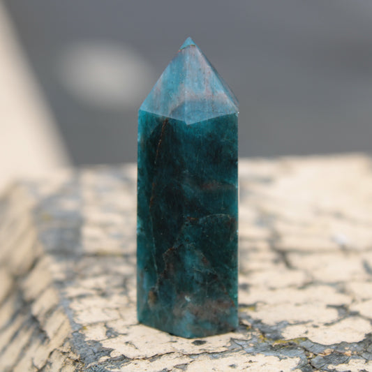 Apatite wand 18-23g Rocks and Things