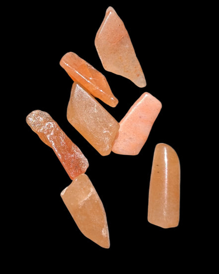 Orange Aventurine 5-7 tiny tumbled stones 5g in sunlight - Rocks and Things Store