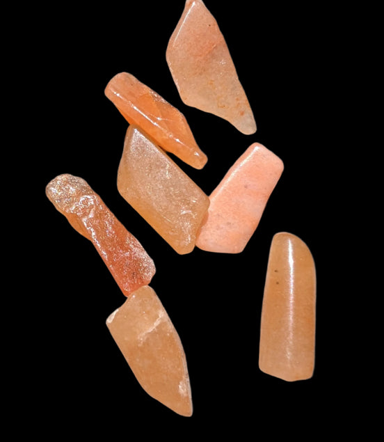 Orange Aventurine 5-7 tiny tumbled stones 5g in sunlight - Rocks and Things Store