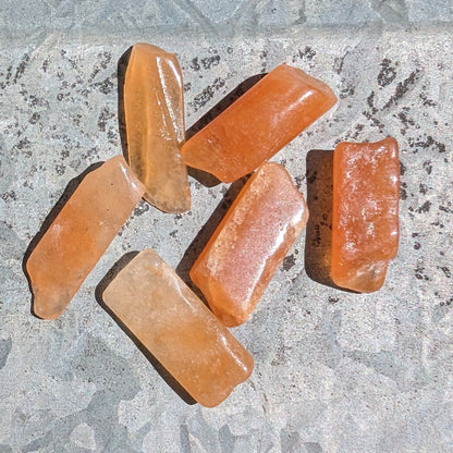 Orange Aventurine 5-7 tiny tumbled stones 5g Rocks and Things