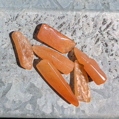 Orange Aventurine 5-7 tiny tumbled stones 5g Rocks and Things