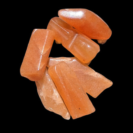 Orange Aventurine 5-7 tiny tumbled stones 5g in sunlight - Rocks and Things Store