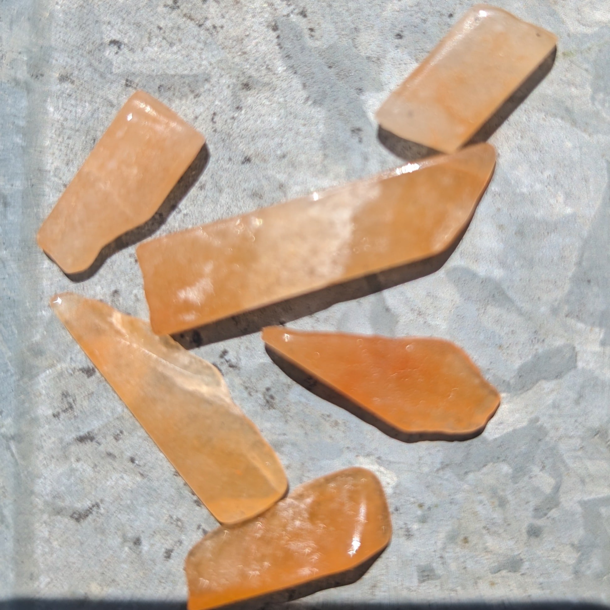 Orange Aventurine 5-7 tiny tumbled stones 5g Rocks and Things