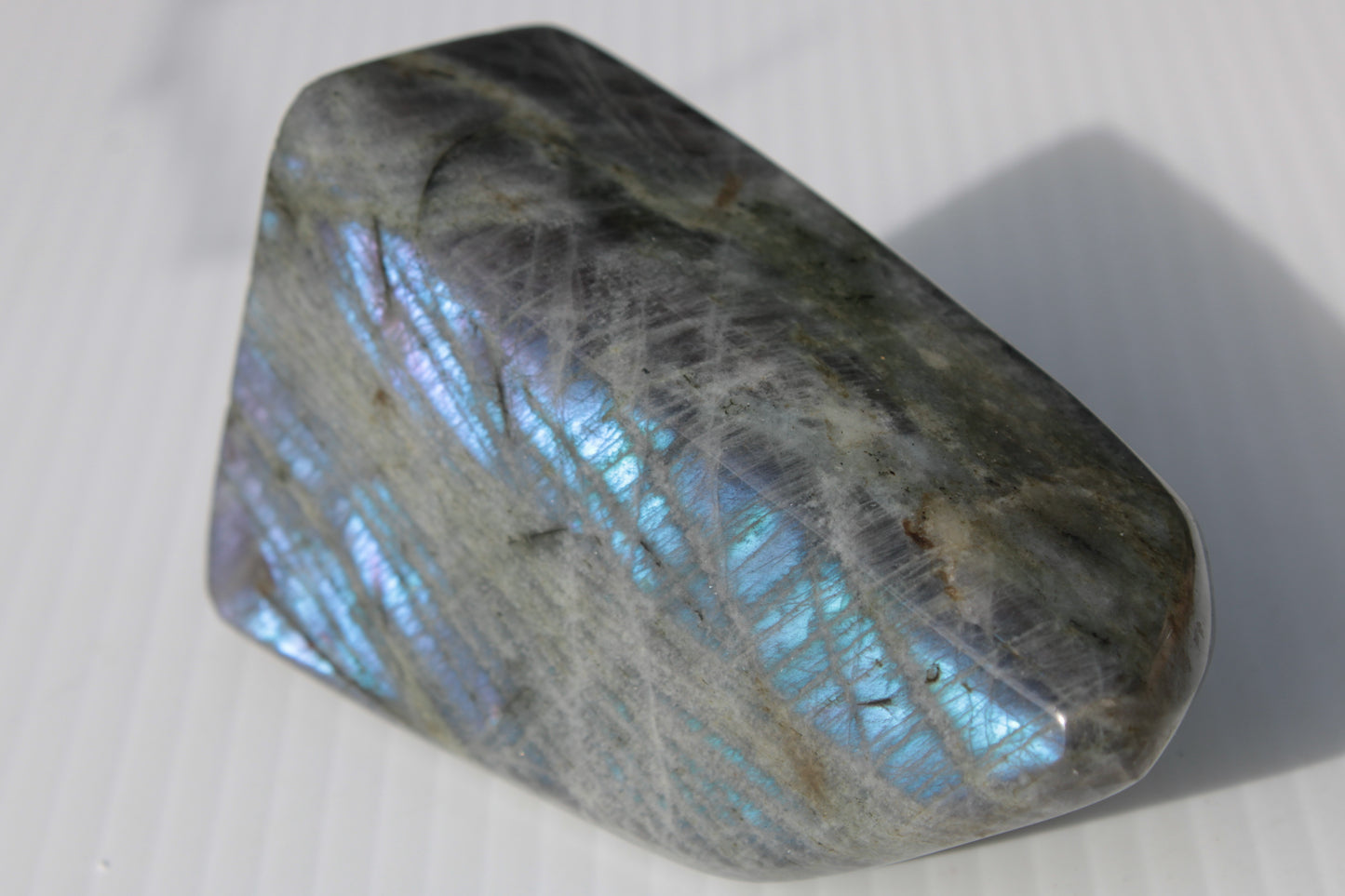 Purple flash Labradorite 433g