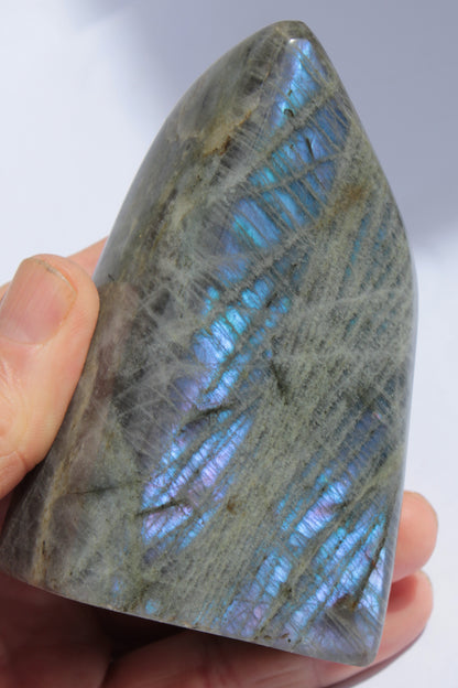 Purple flash Labradorite 433g