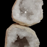 Quartz geode 100.6g Rocks and Things