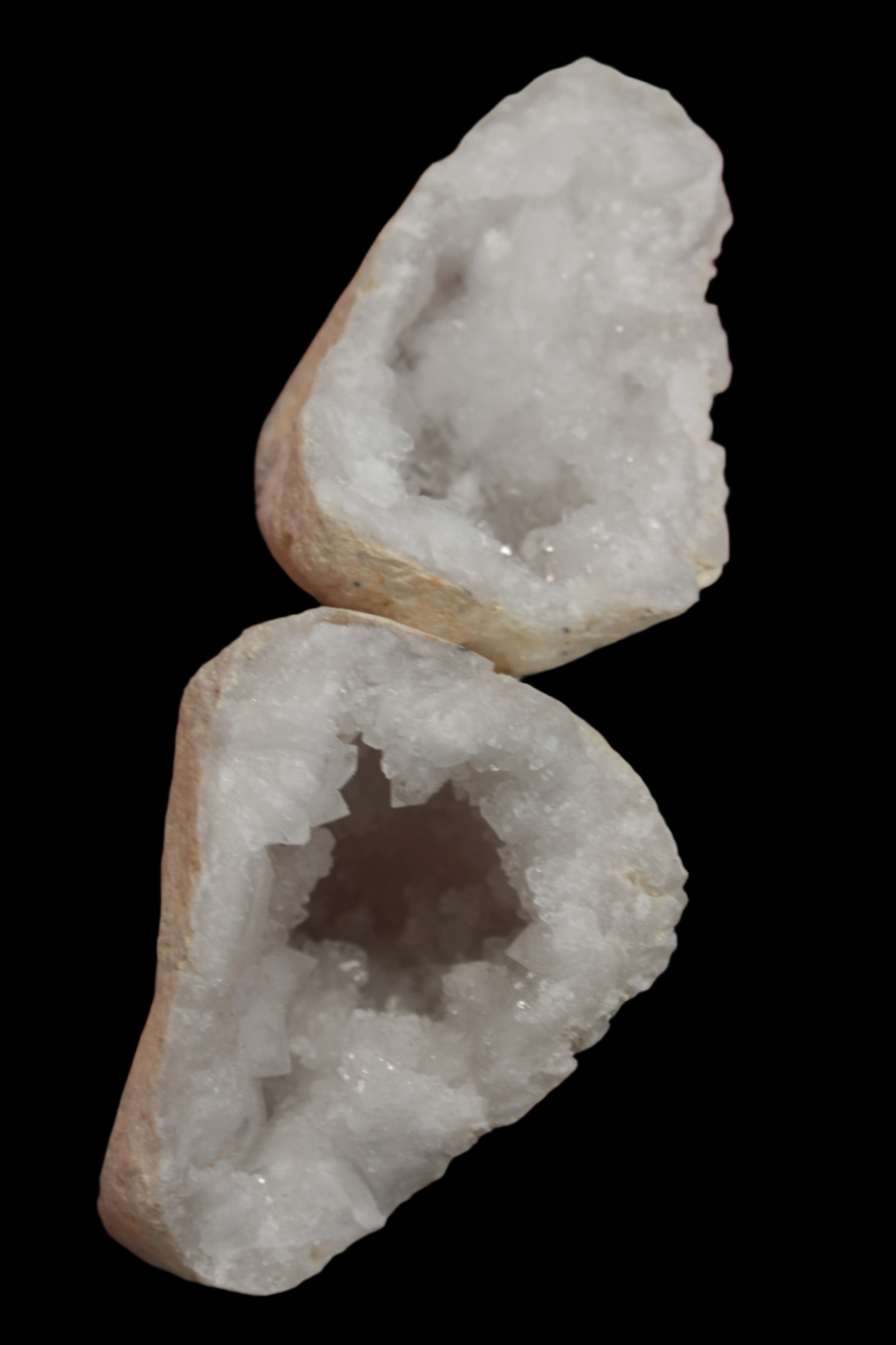 Quartz geode 100.6g