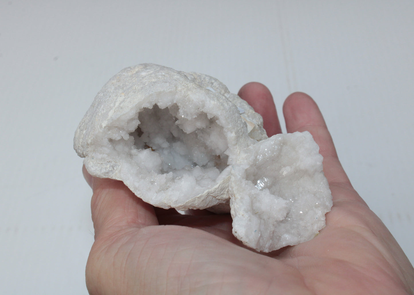 Quartz geode 238.8g Rocks and Things