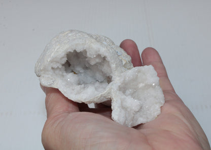 Quartz geode 238.8g Rocks and Things