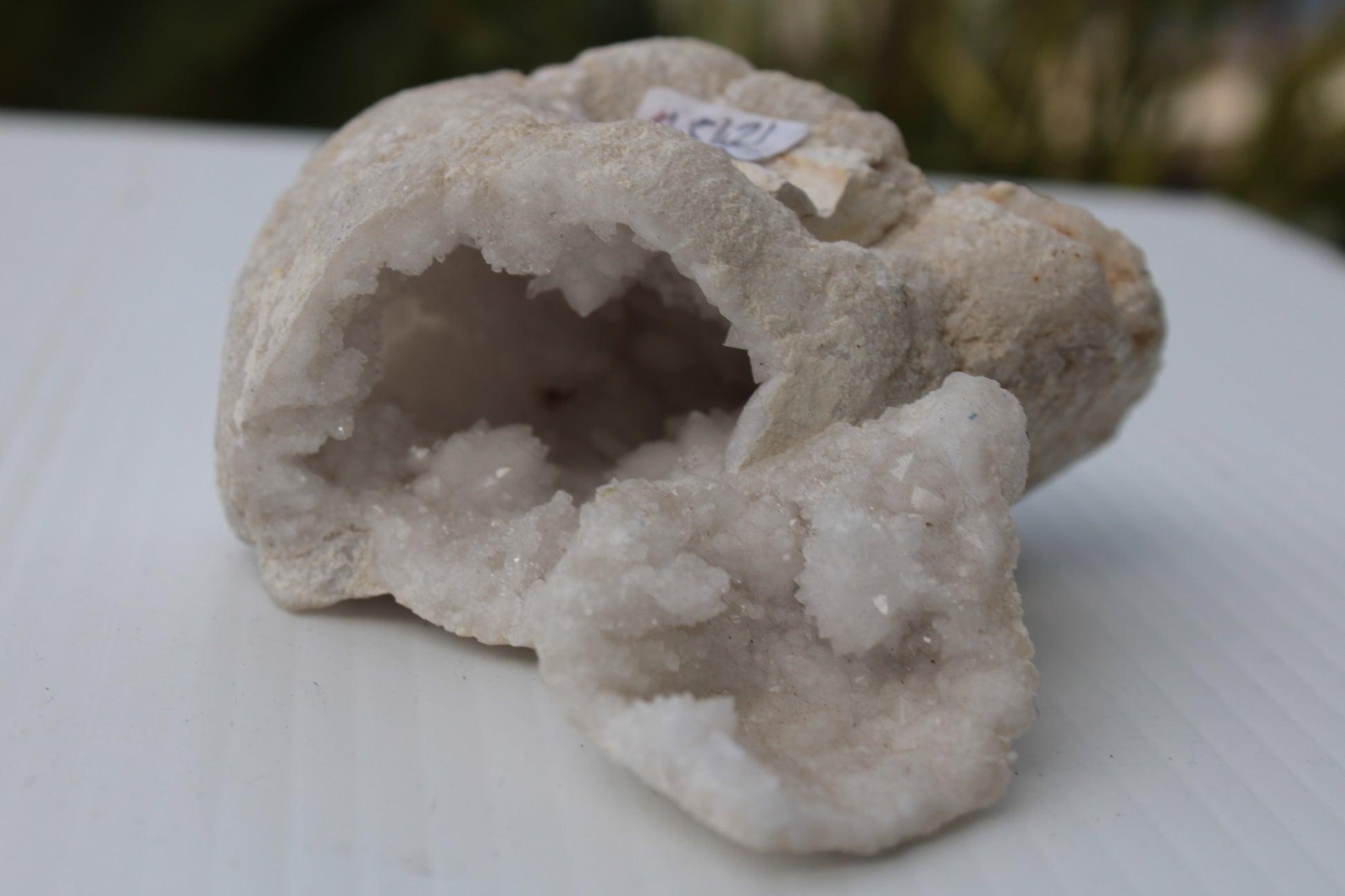 Quartz geode 238.8g Rocks and Things