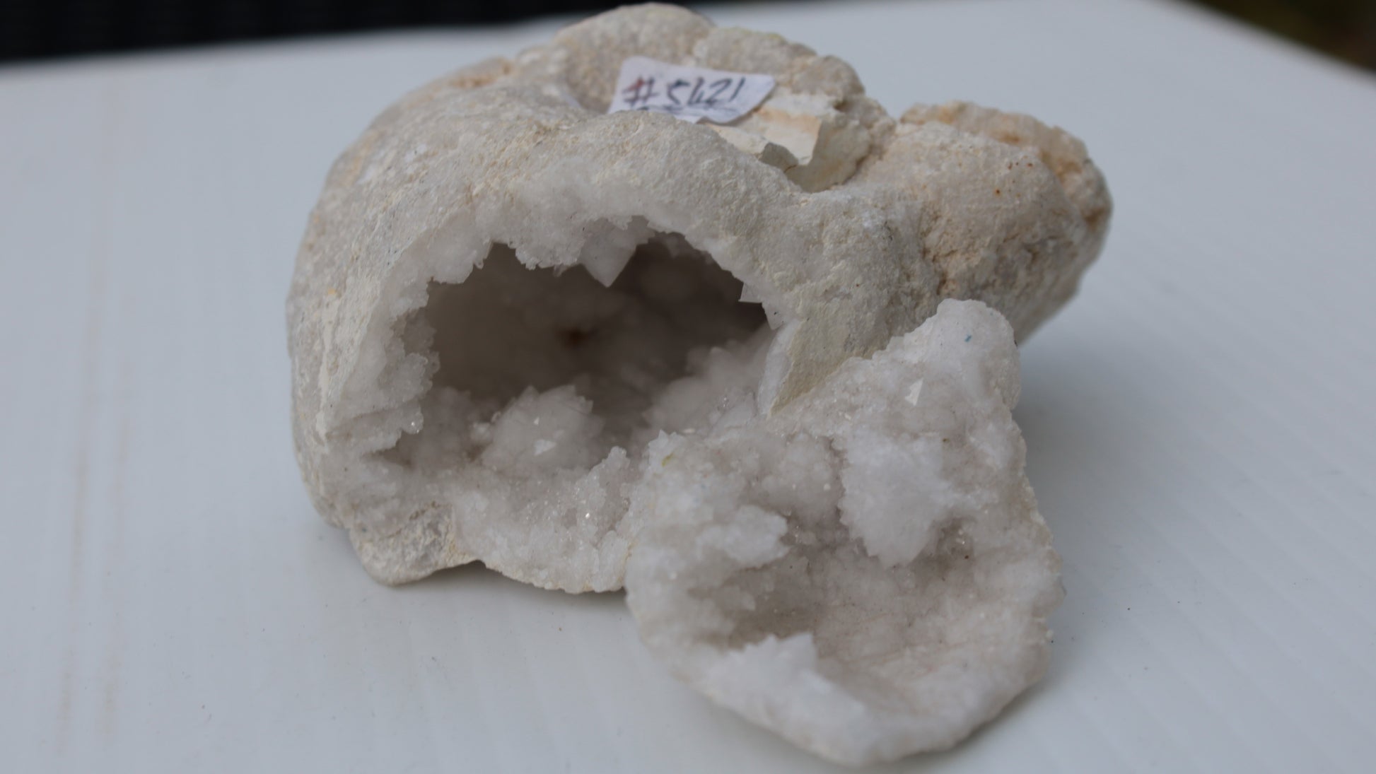 Quartz geode 238.8g Rocks and Things