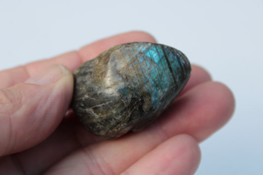 Labradorite tumbled stone 35g Rocks and Things