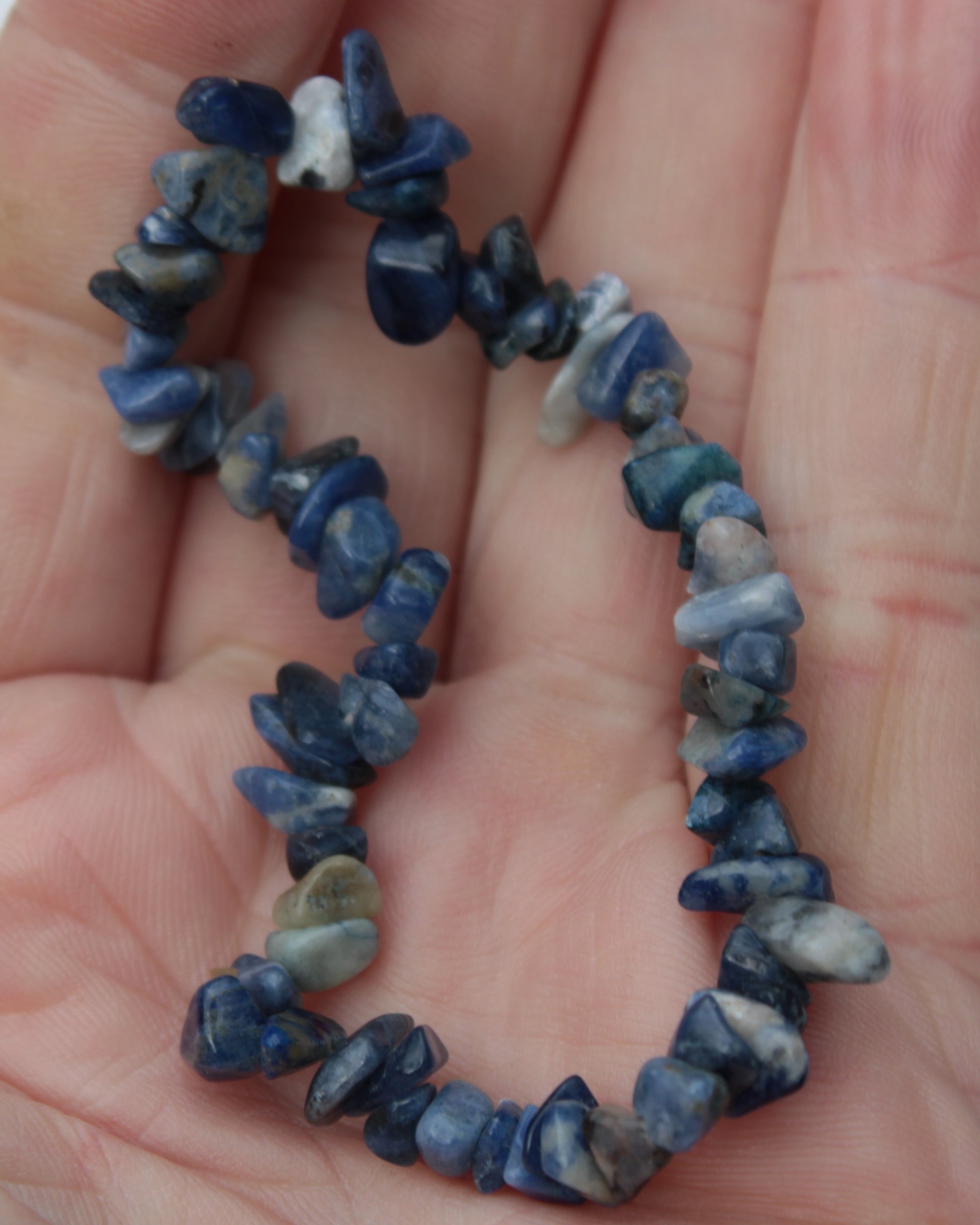 Sodalite chip bracelet 8g Rocks and Things