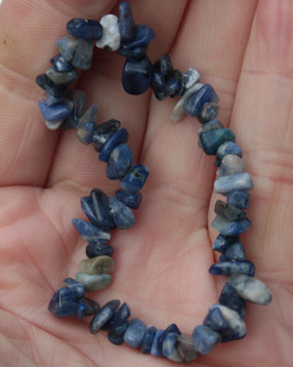 Sodalite chip bracelet 8g Rocks and Things