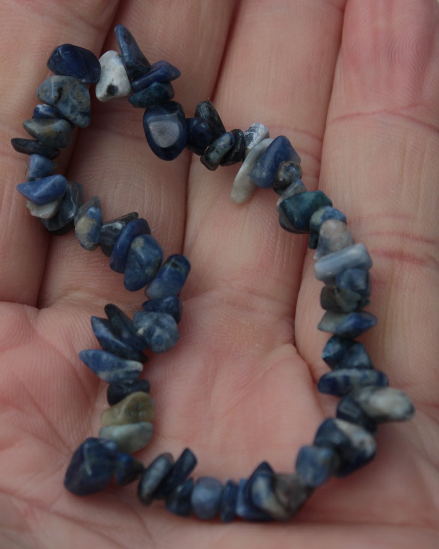 Sodalite chip bracelet 8g Rocks and Things