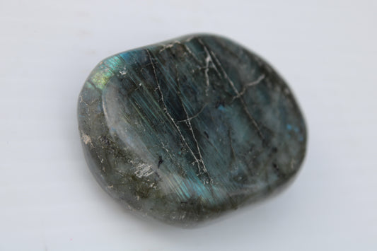 Labradorite palmstone 101g Rocks and Things