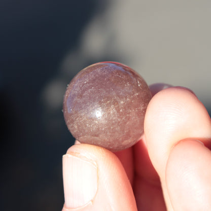 Strawberry Quartz sphere 17-22g Rocks and Things