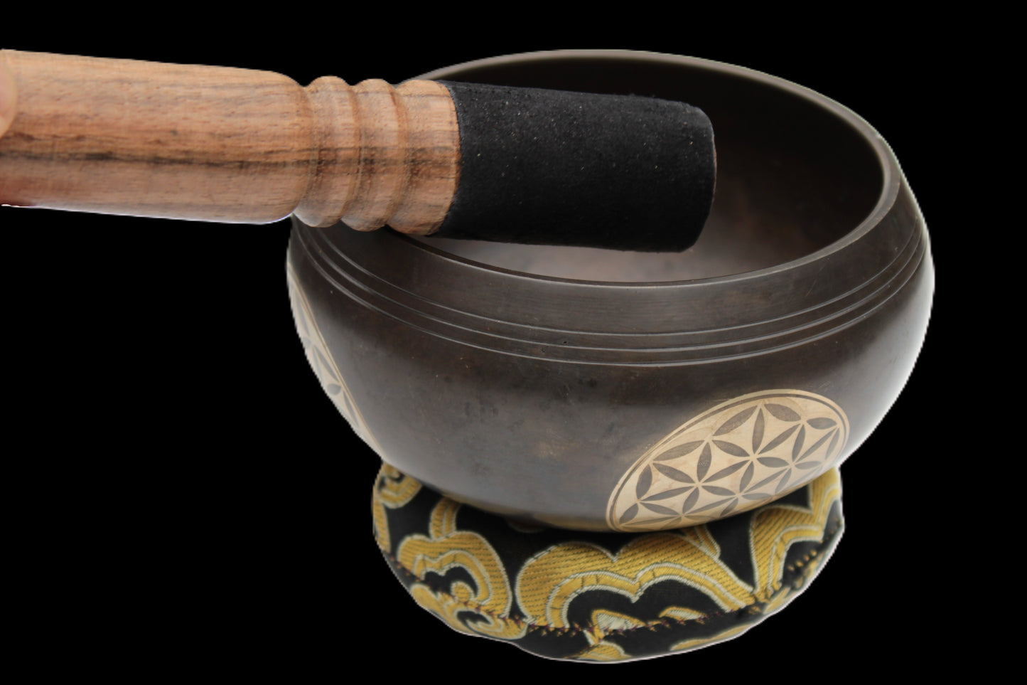 Tibetan cast Meditation Singing Bowl with mallet and silk mat 100mm 418g Rocks and Things