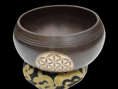 Tibetan cast Meditation Singing Bowl with mallet and silk mat 100mm 418g Rocks and Things