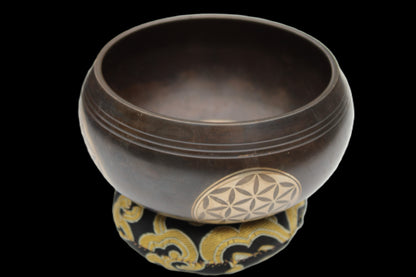 Tibetan cast Meditation Singing Bowl with mallet and silk mat 100mm 418g Rocks and Things