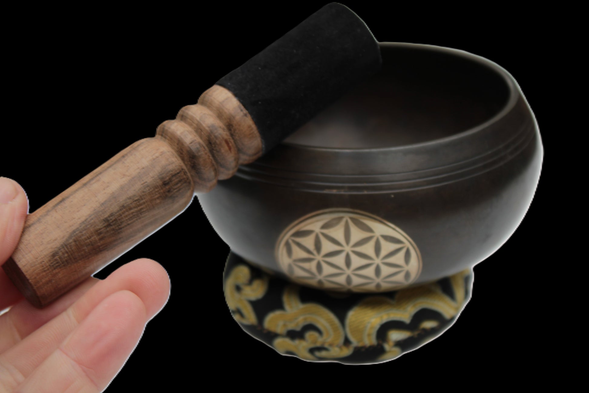 Tibetan cast Meditation Singing Bowl with mallet and silk mat 100mm 418g Rocks and Things