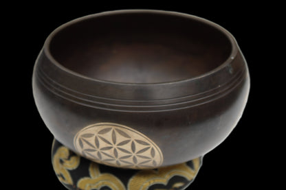 Tibetan cast Meditation Singing Bowl with mallet and silk mat 100mm 418g Rocks and Things