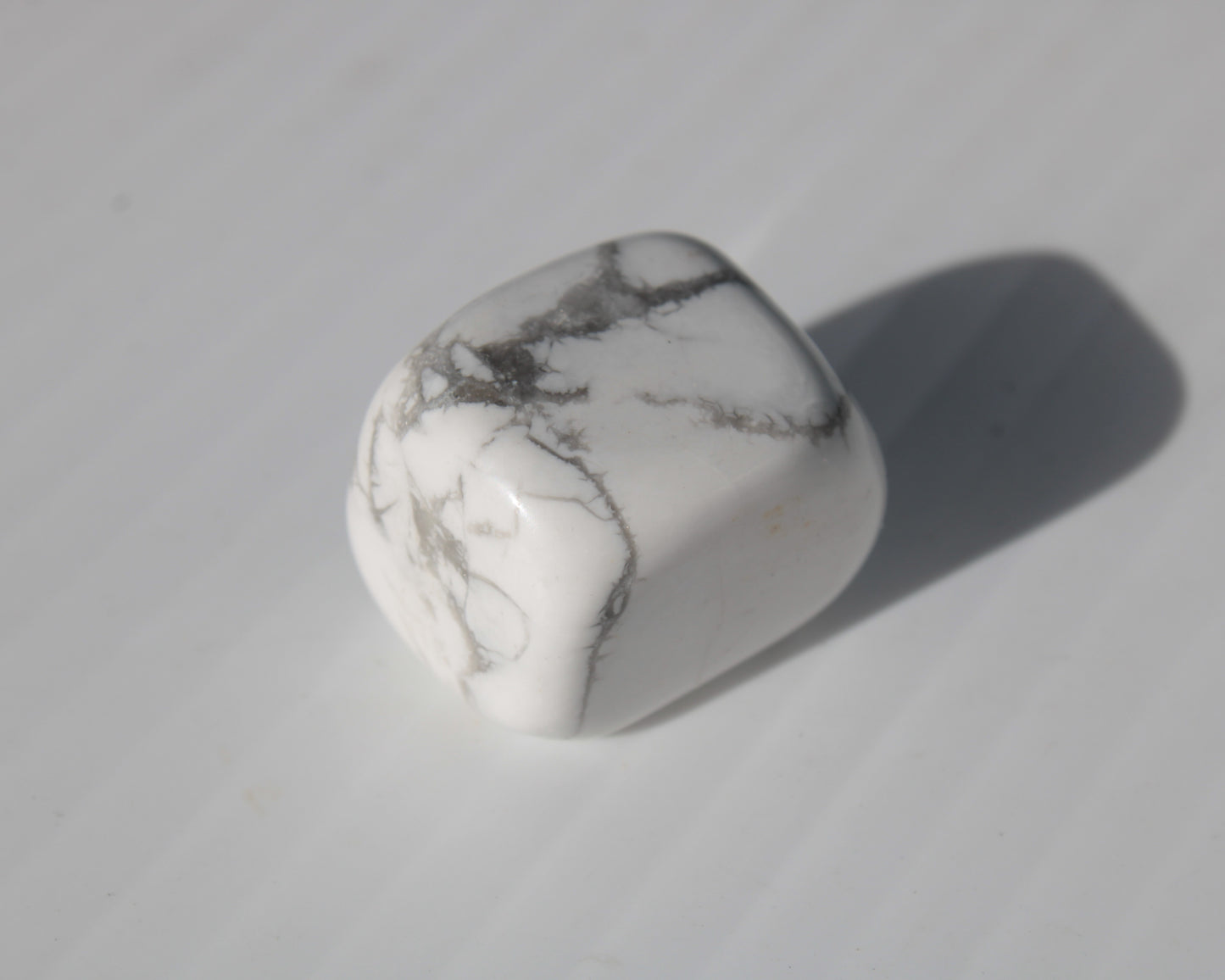 Howlite polished stone 13-19g Rocks and Things