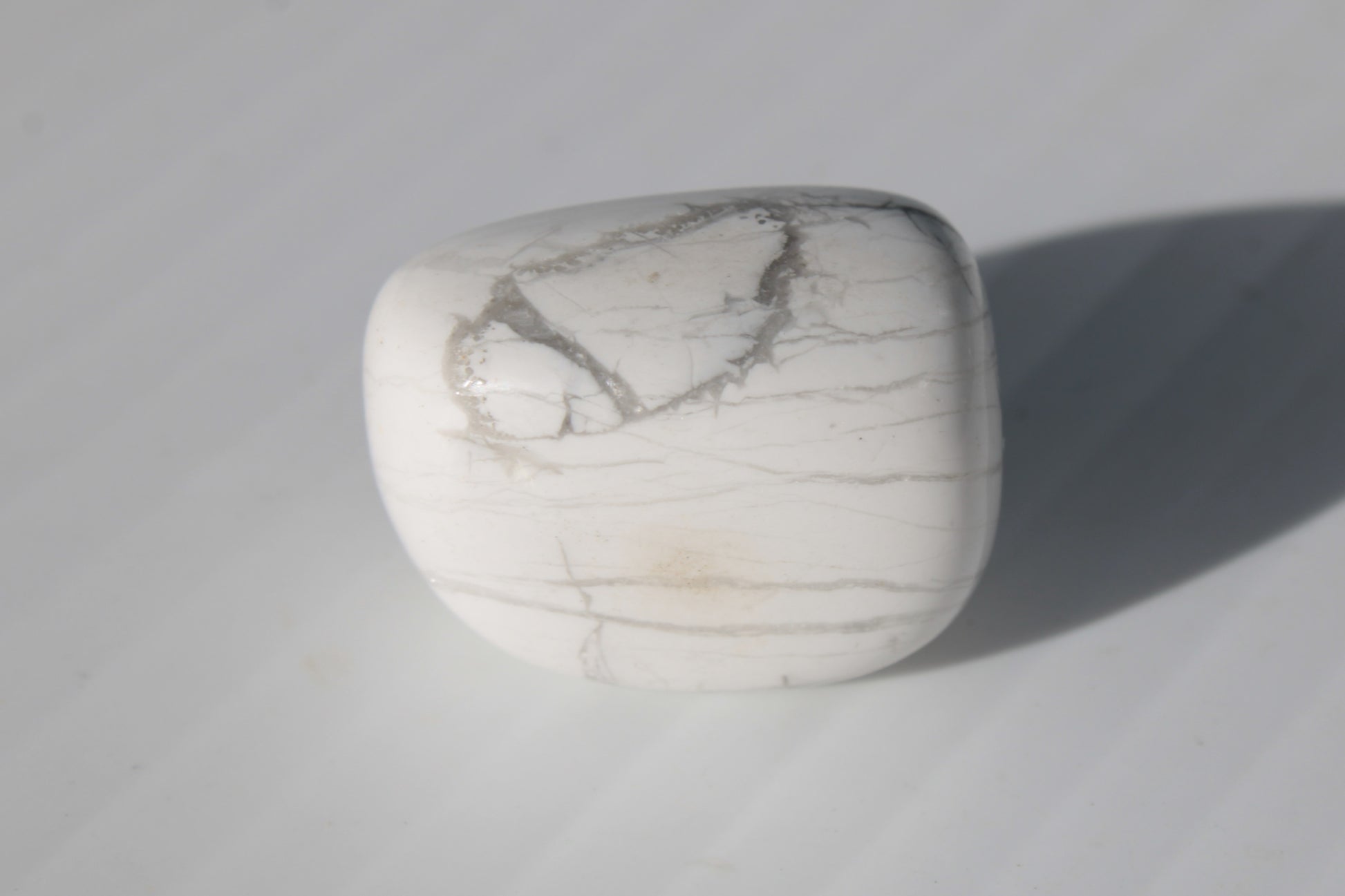 Howlite polished stone 13-19g Rocks and Things