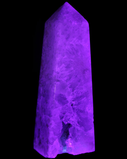 Sakura Agate small obelisk 31*90mm 114g in UV light - Rocks and Things Store
