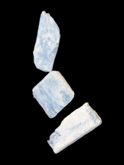 Four/five thin Kyanite blades 22-32mm 4.7-5.3g Rocks and Things