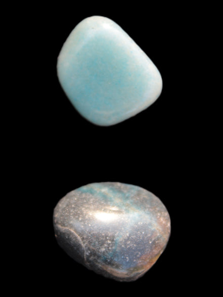 Blue Trolleite stones 15mm-23mm 12-15g in sunlight - Rocks and Things Store