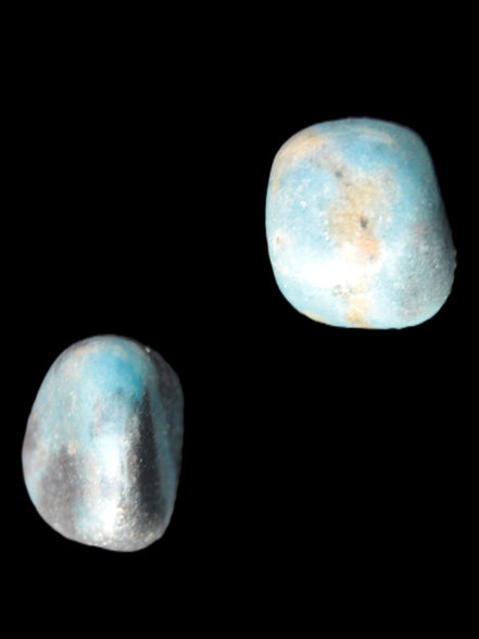Blue Trolleite stones 15mm-23mm 12-15g in sunlight - Rocks and Things Store