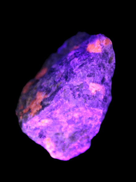 Yooperlite natural stone 22-26g Rocks and Things