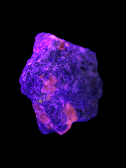 Yooperlite natural stone 22-26g Rocks and Things