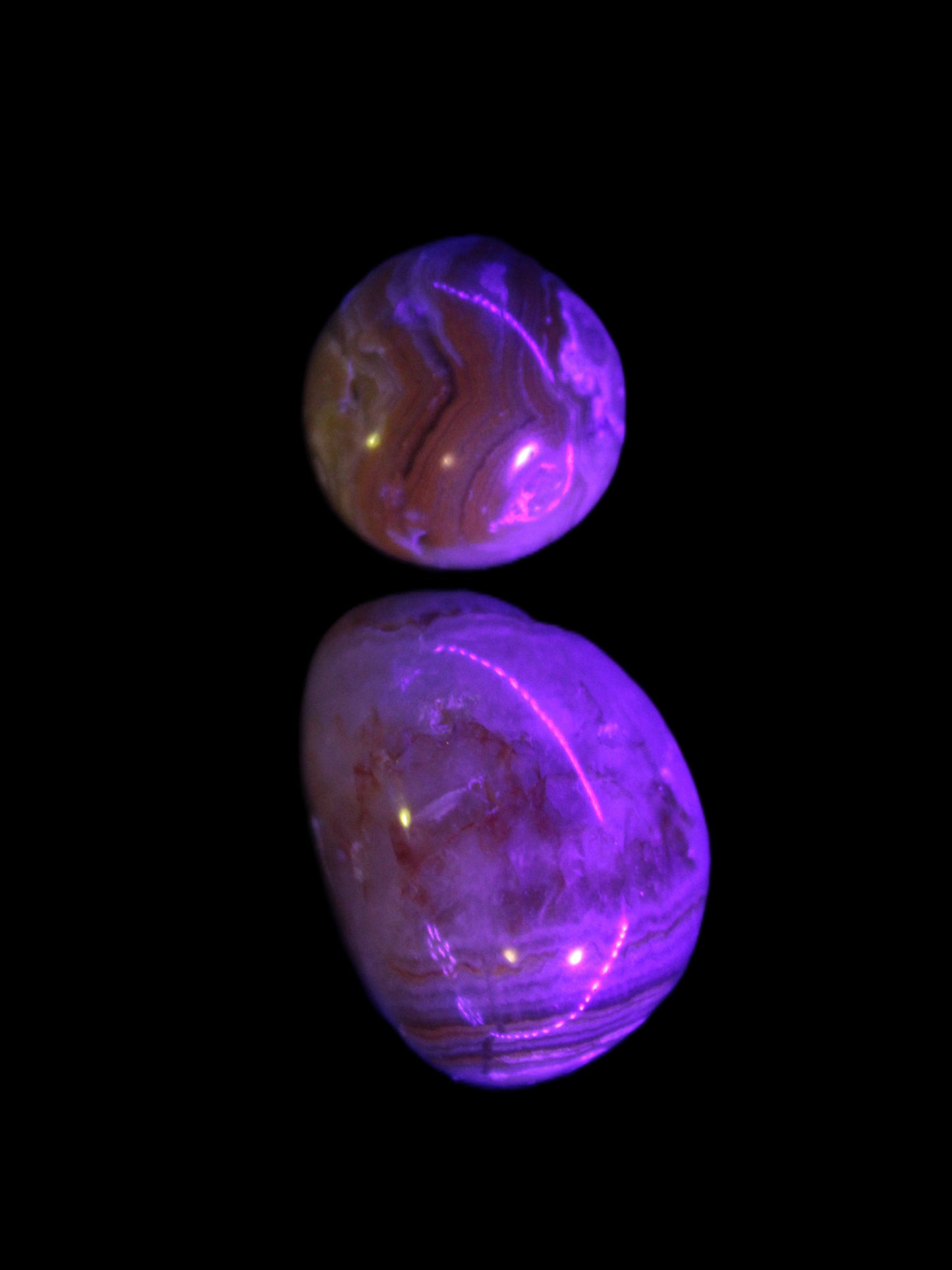 Crazy Lace Marquis Agate 2/3 polished stones from Mexico 14g in UV light