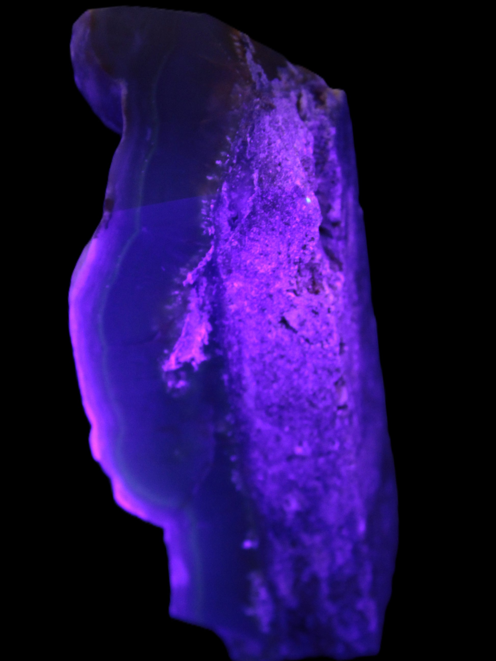 Purple Grape Chalcedony obelisk 121mm 438g