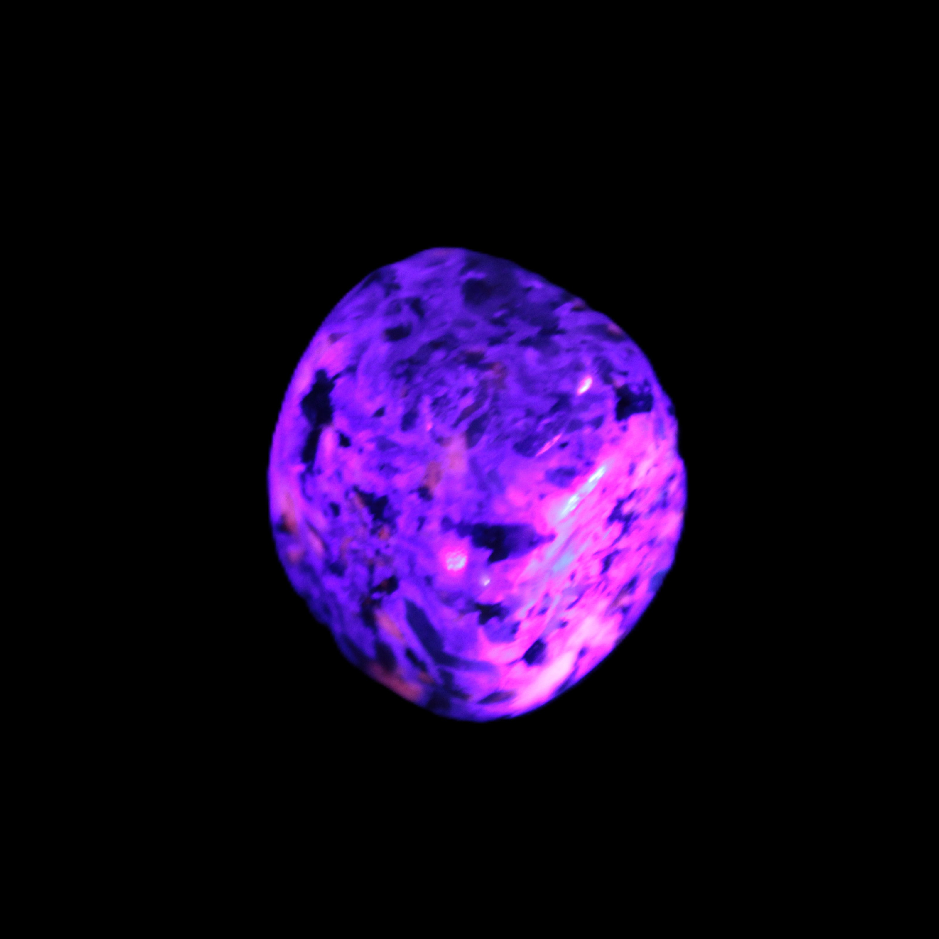 Yooperlite Sodalite polished stone 12-13g