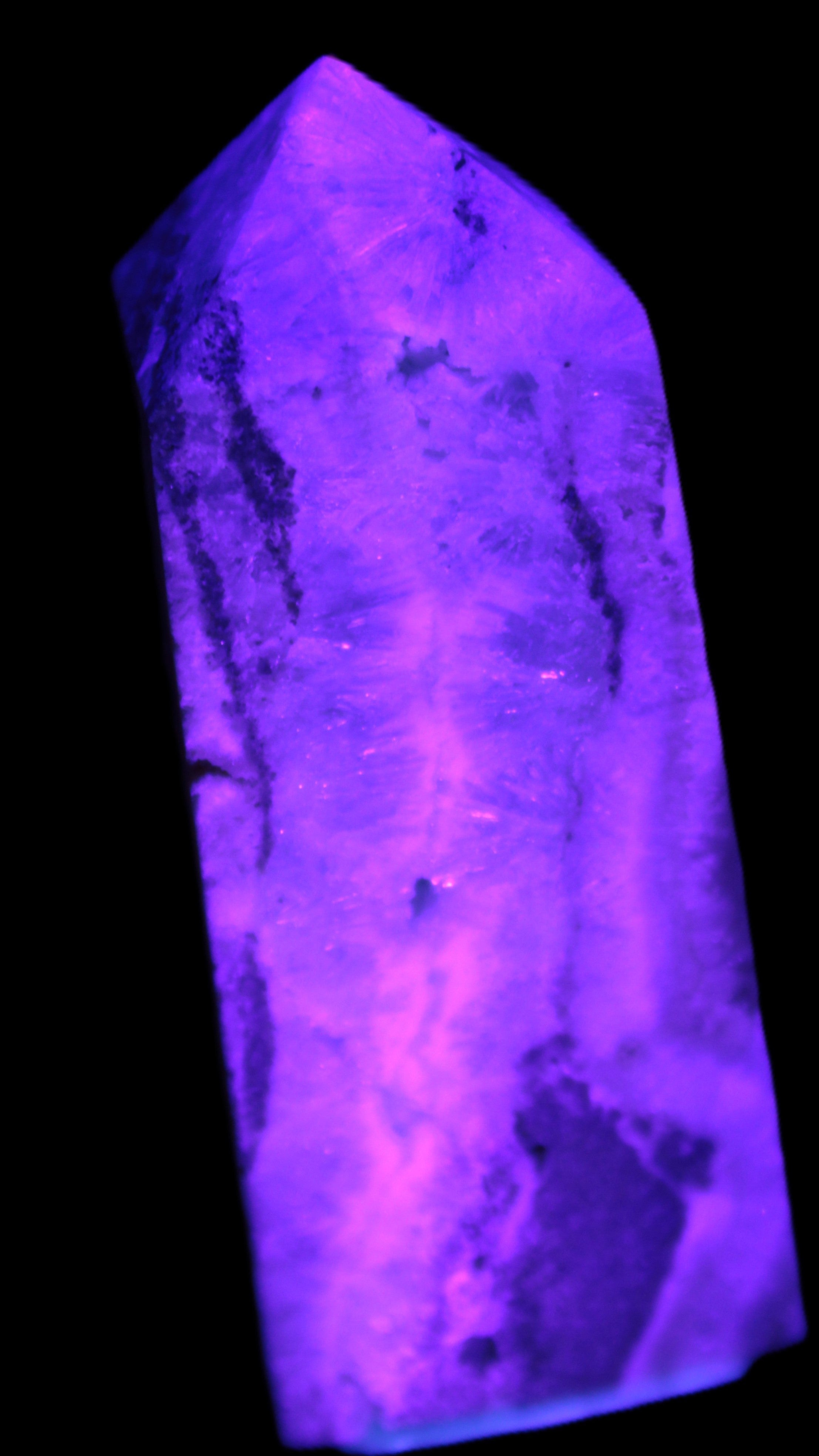 Hemimorphite Sky Blue wand 60mm 56.5g in UV light - Rocks and Things Store