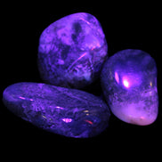 Ocean Moss Agate 2/3 polished stones 20-25g in UV light - Rocks and Things Store