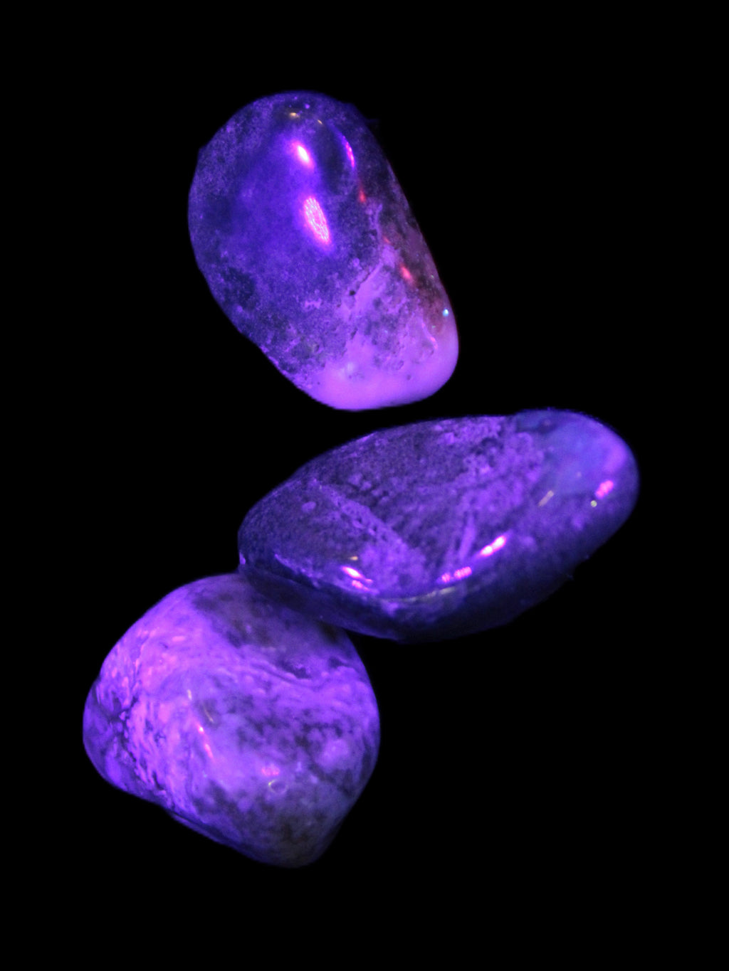 Ocean Moss Agate 2/3 polished stones 20-25g in UV light - Rocks and Things Store