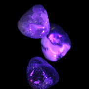 Ocean Moss Agate 2/3 polished stones 20-25g in UV light - Rocks and Things Store