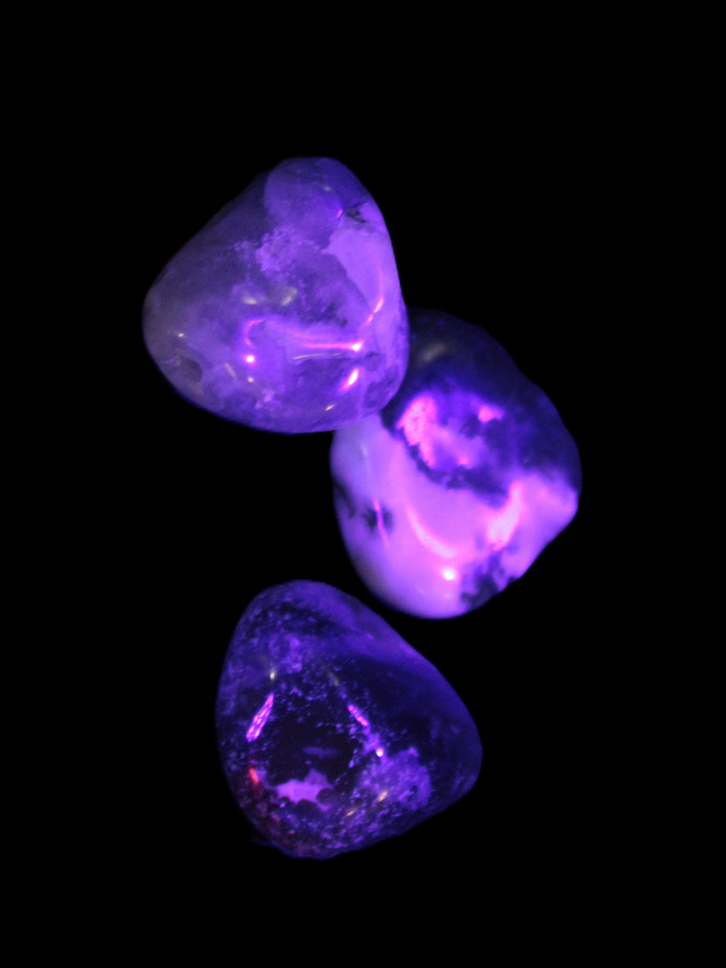 Ocean Moss Agate 2/3 polished stones 20-25g in UV light - Rocks and Things Store