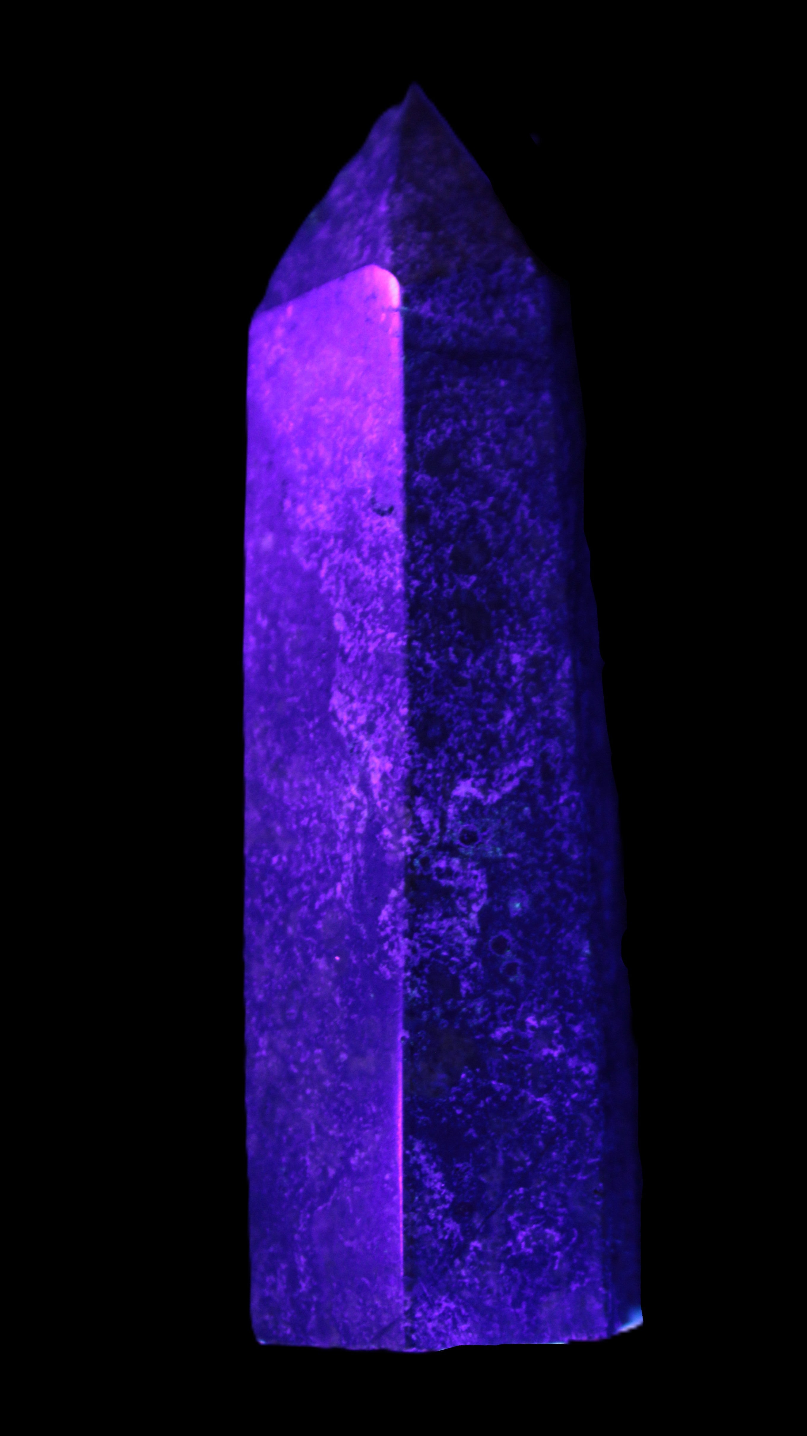 Dragons Blood Stone wand 74mm 63g in UV light - Rocks and Things Store
