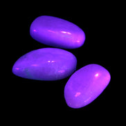 Pink/Lilac Kunzite 2/3 polished crystals 10g in UV light - Rocks and Things Store