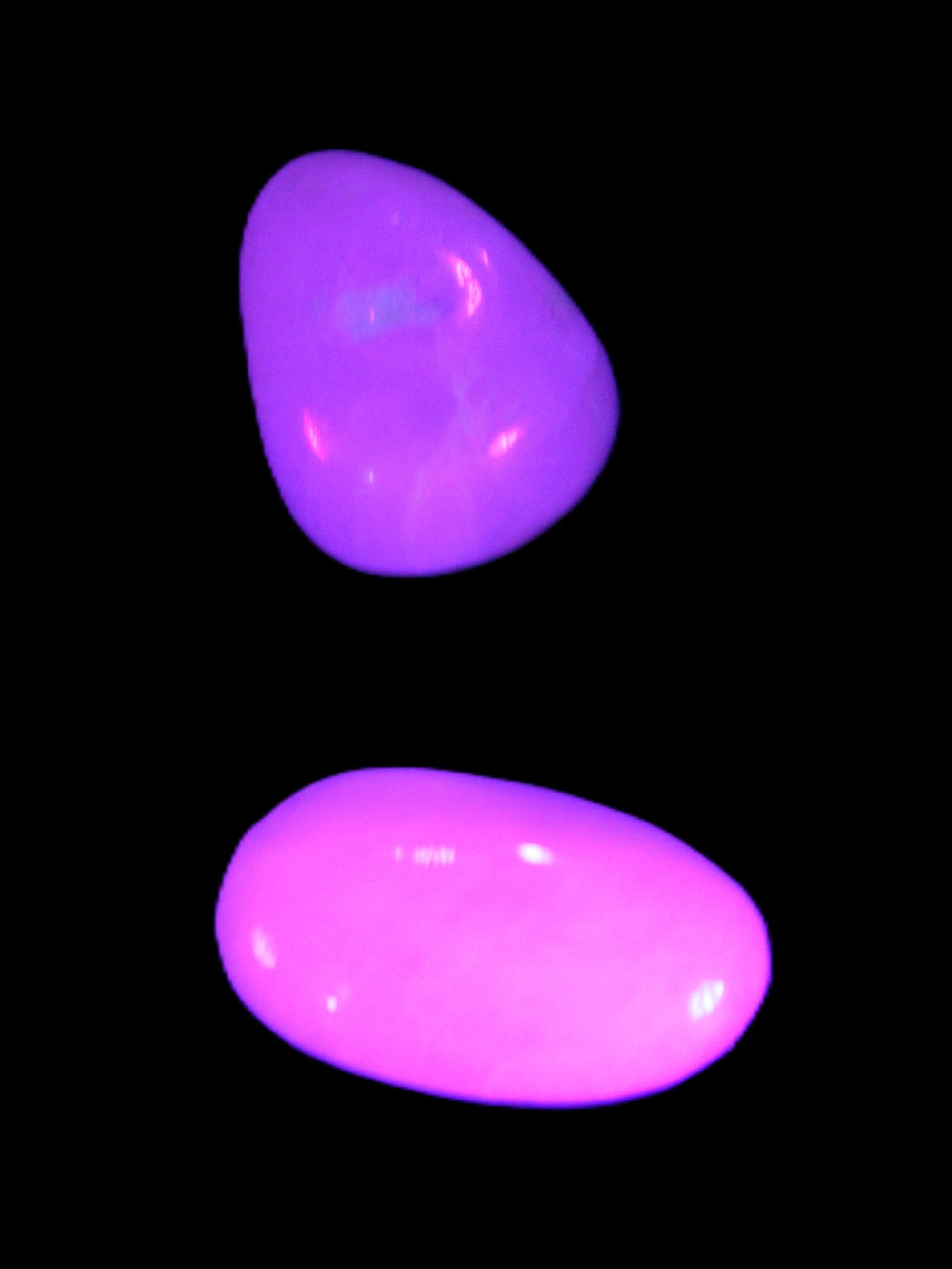 Pink/Lilac Kunzite 2/3 polished crystals 10g in UV light - Rocks and Things Store