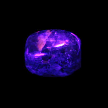 Yooperlite Sodalite polished stone 18-24mm 14-17g