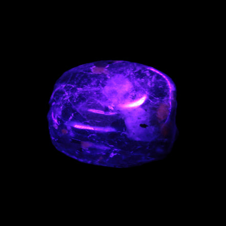 Yooperlite Sodalite polished stone 18-24mm 14-17g