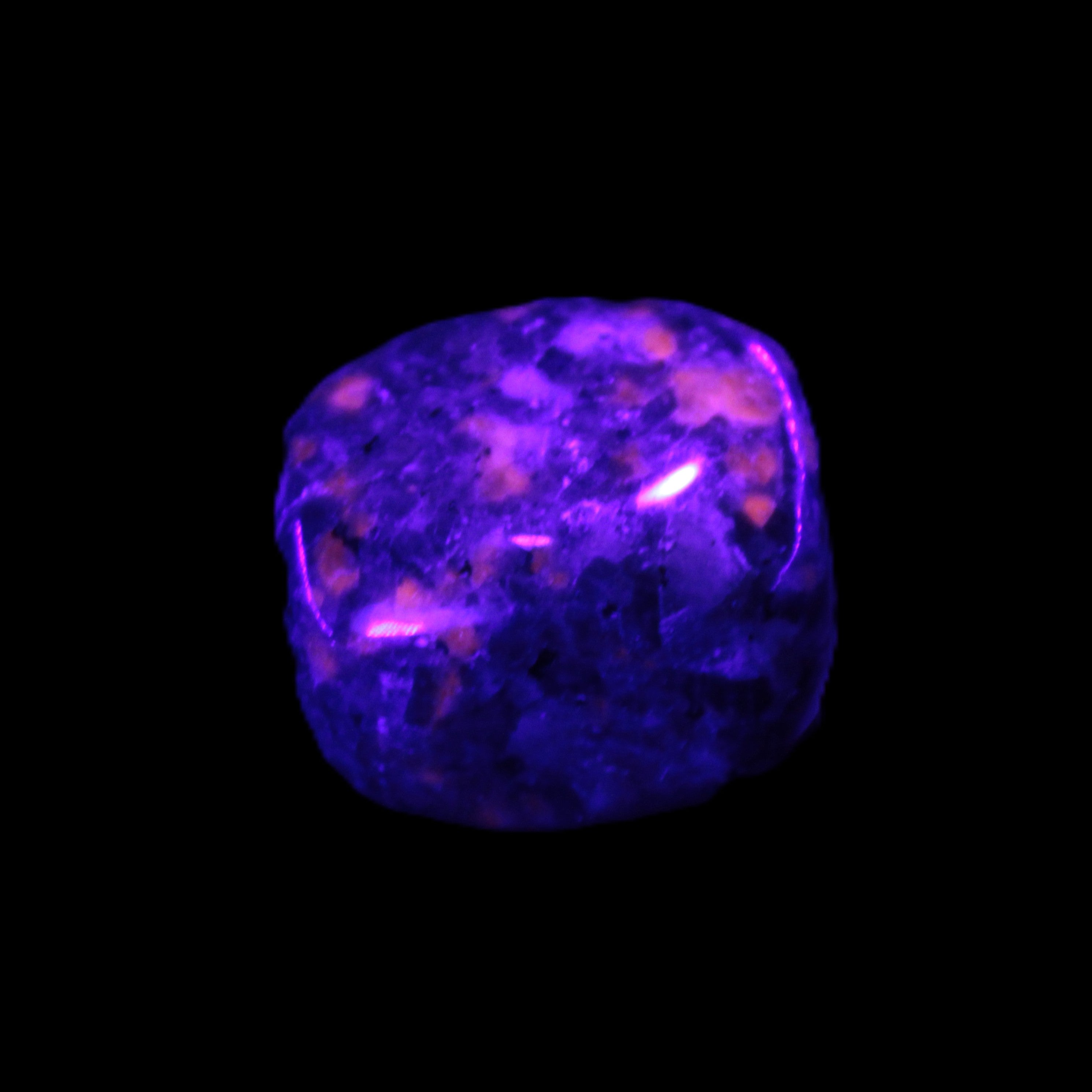 Yooperlite Sodalite polished stone 18-24mm 14-17g